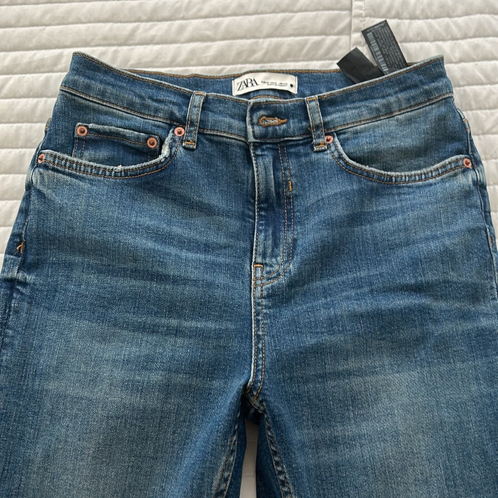 Super cute Zara “the bootcut” jeans. Size 6. New without tags!